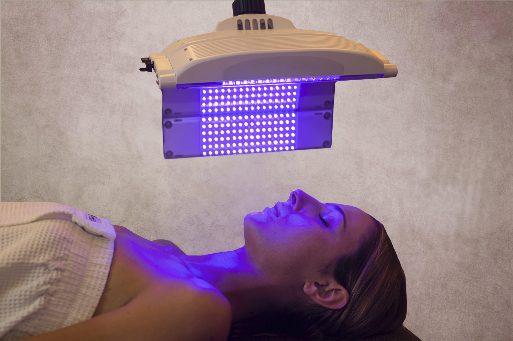 Светотерапия. Фототерапия Light Therapy. Светолечение инфракрасное излучение ультрафиолетовое излучение. Селективная Хромотерапия. УФО светолечение.