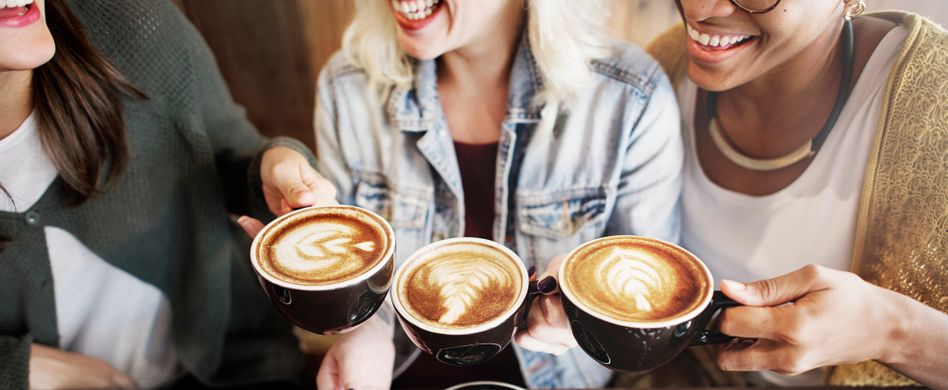 Kaffee- vs. Teeliebhaber: 5 Gründe, warum Kaffee viel besser ist als Tee