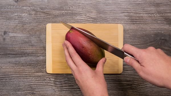 Mango schneiden: So einfach geht's in 3 Minuten