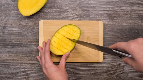Mango schneiden: So einfach geht's in 3 Minuten