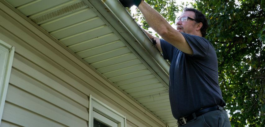 Dachuberstand Verkleiden Hier Lesen Wie Sie Ihre Hausfassade Schutzen