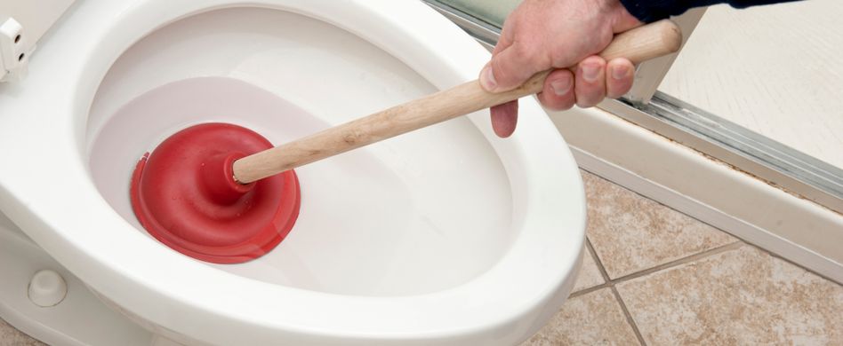 Toilette verstopft: So lösen Sie das Problem