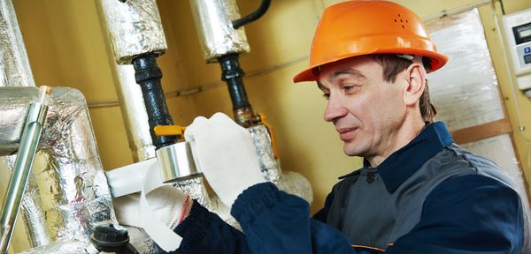 Heizungsrohre isolieren & Energie sparen: So geht's