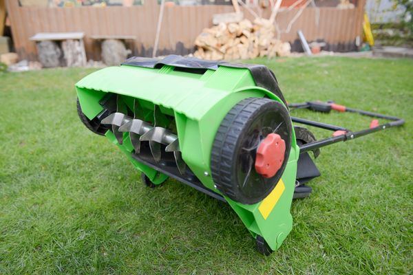 Gartengeräte für einen schönen Rasen → Lesen Sie, was Sie wissen müssen