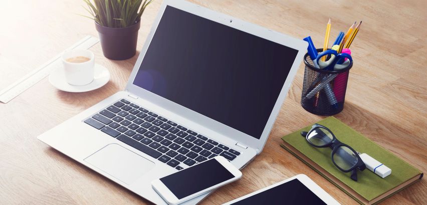 Bildschirm Reinigen So Werden Laptop Und PC Wieder Blitzblank