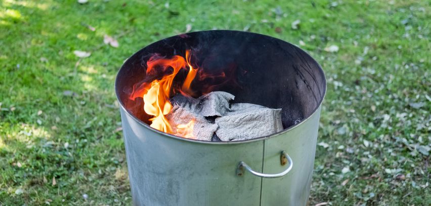 Feuertonne im Garten